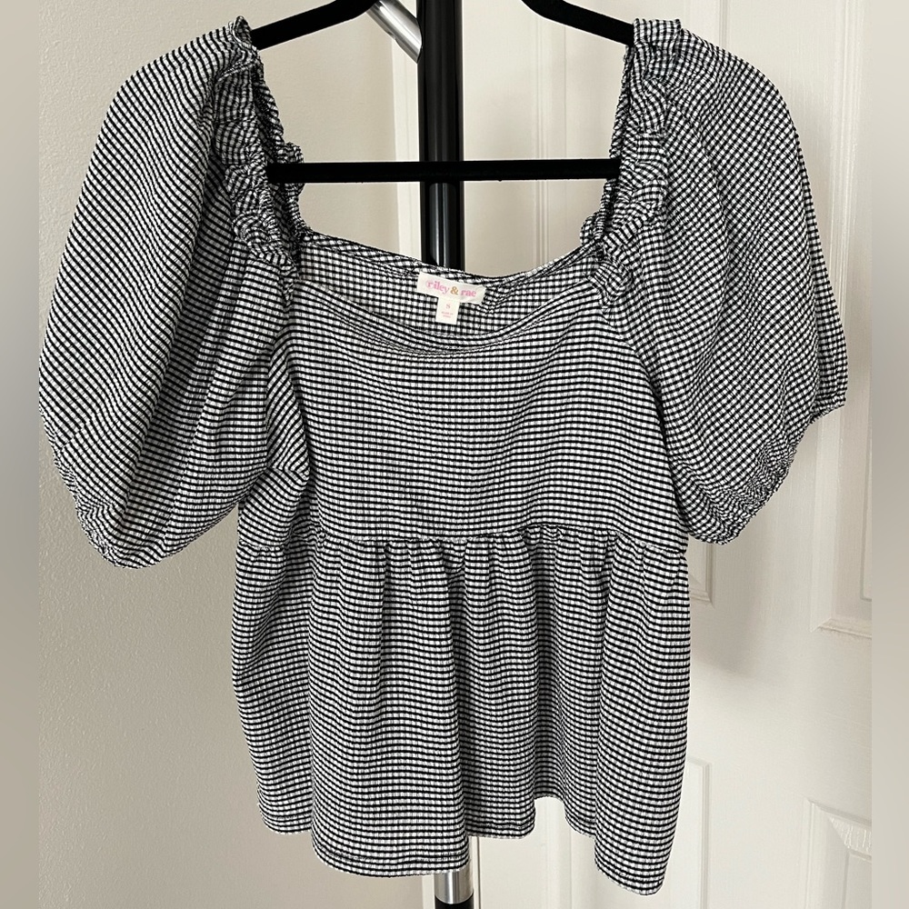 -SOLD- *NWOT* Riley & Rae Print Puff Sleeve Babydoll Crop